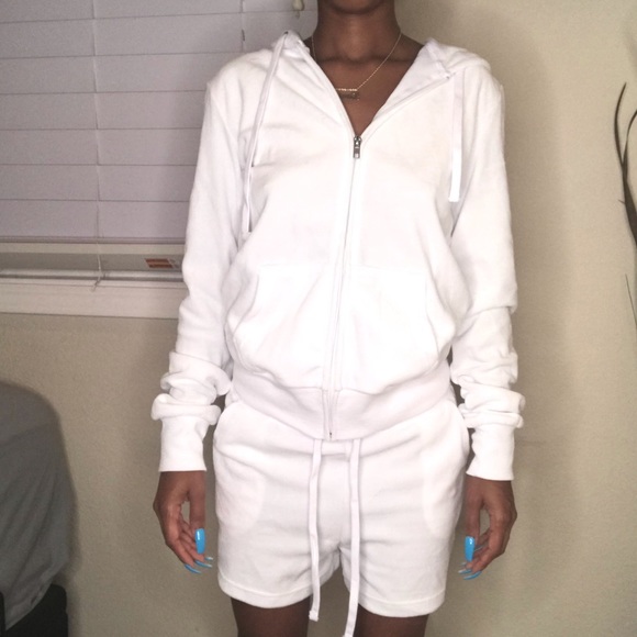 White Fashion nova sweatsuit - Picture 1 of 5